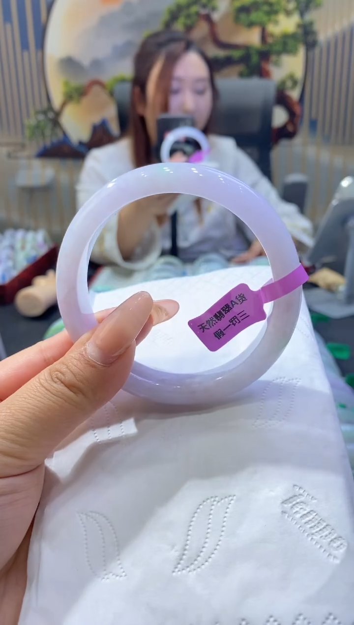 翡翠手镯未镶嵌多人00725