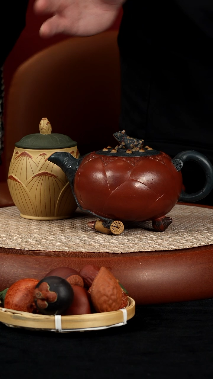 【k028】大青蛙莲子宜兴紫砂GJF