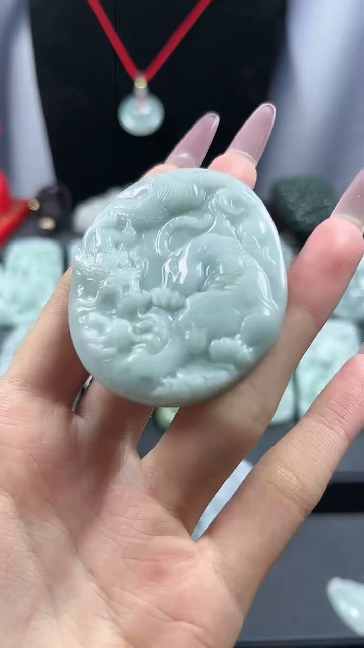【闪购商品】翡翠颈饰未镶嵌龙虎牌