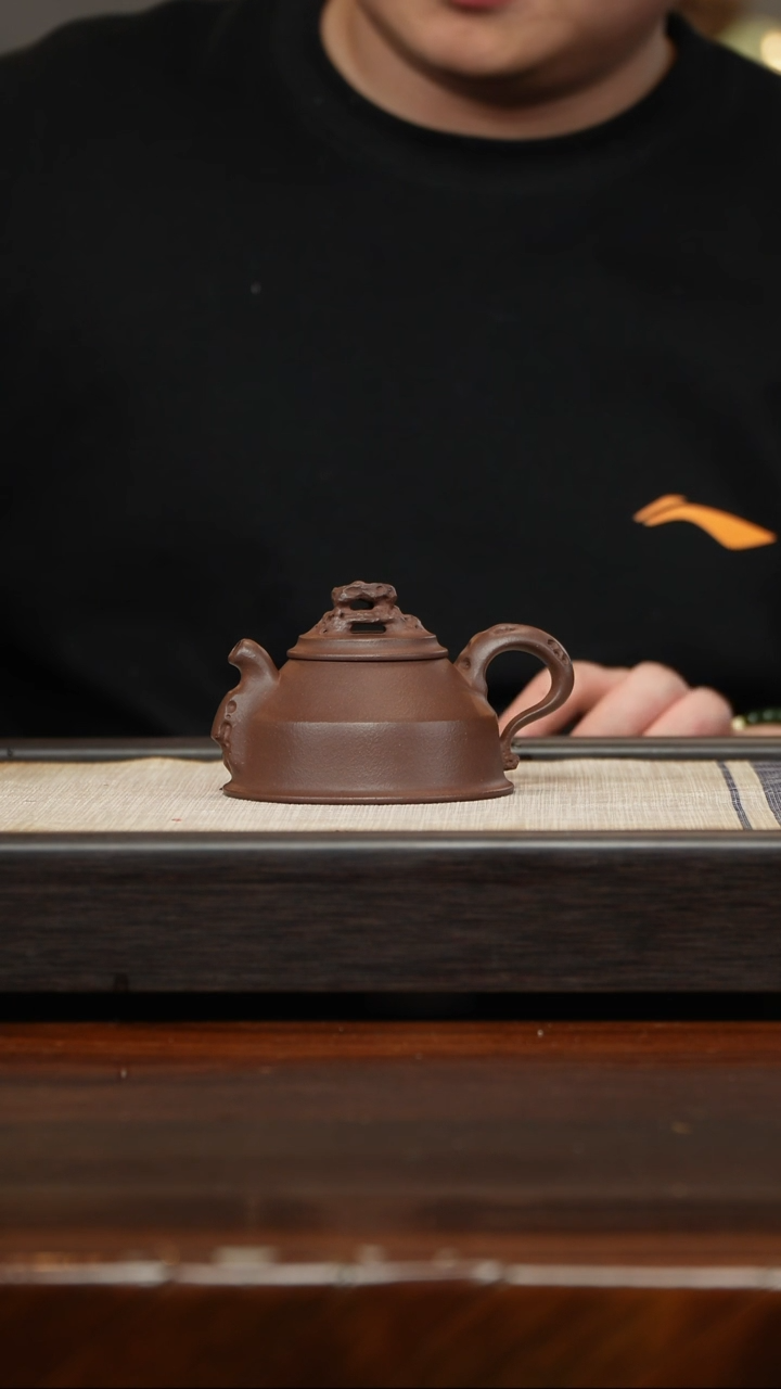 【闪购商品】紫砂茶壶四底云山