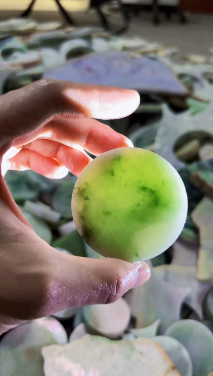 【闪购商品】翡翠颈饰未镶嵌A货吴玉304