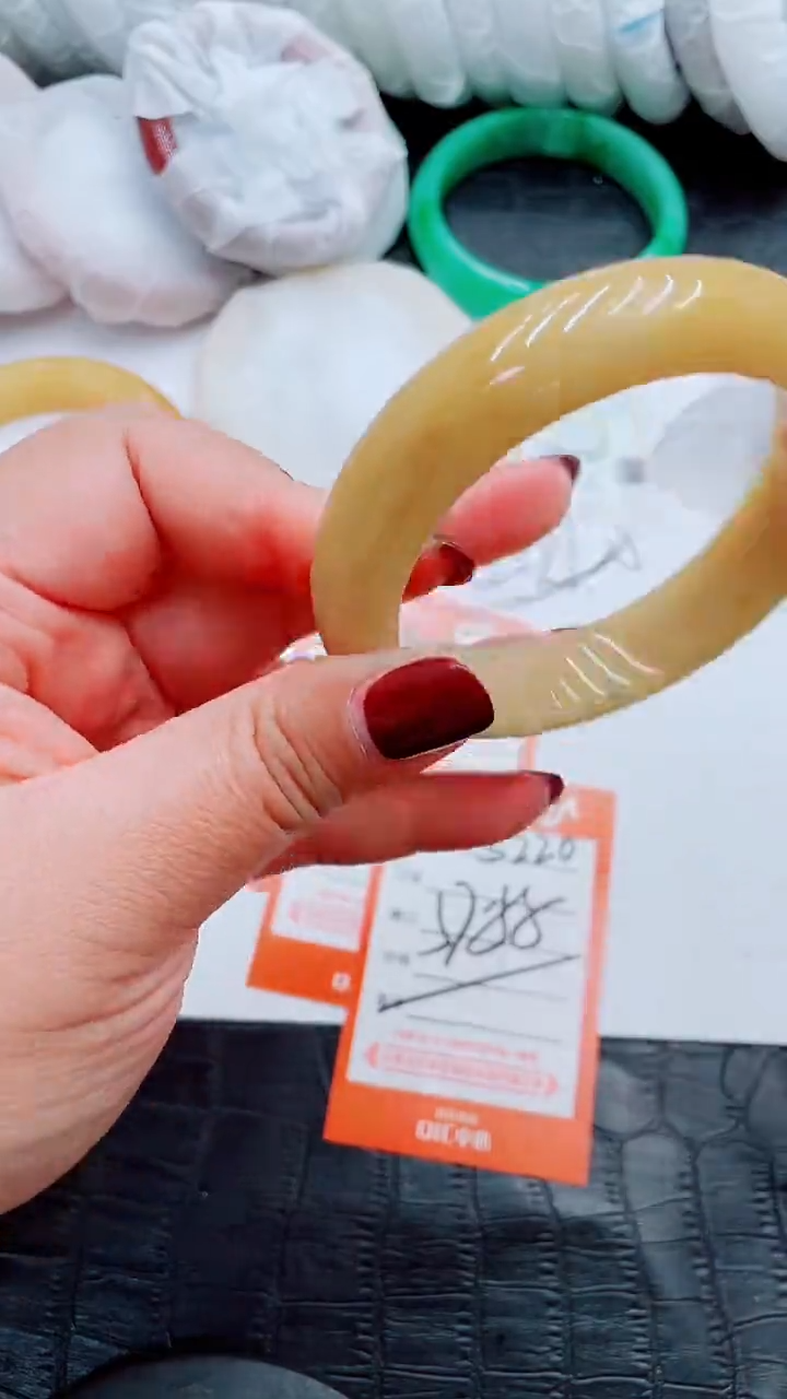 【闪购商品】石英质玉手镯未镶嵌S220-57-58