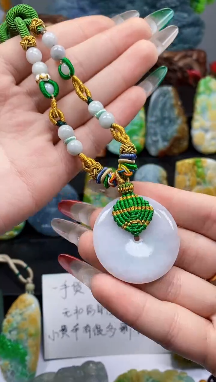 【闪购商品】翡翠颈饰未镶嵌A货翡翠