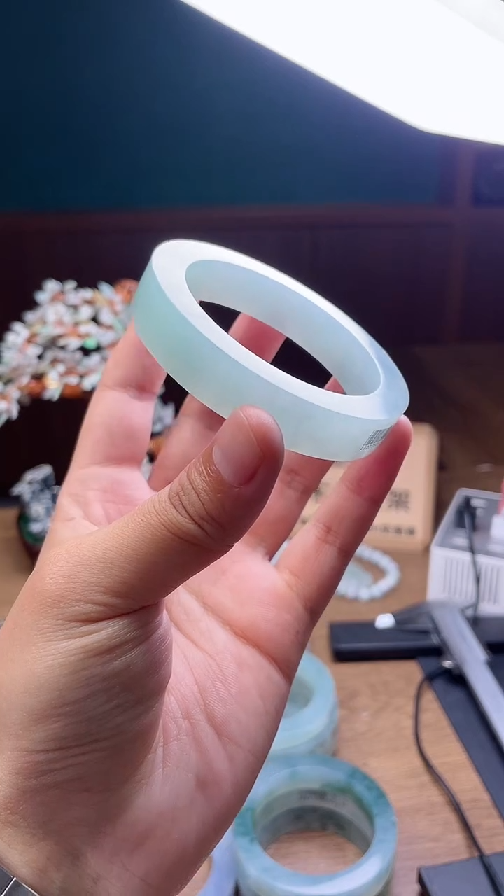 定制翡翠手镯未镶嵌定制