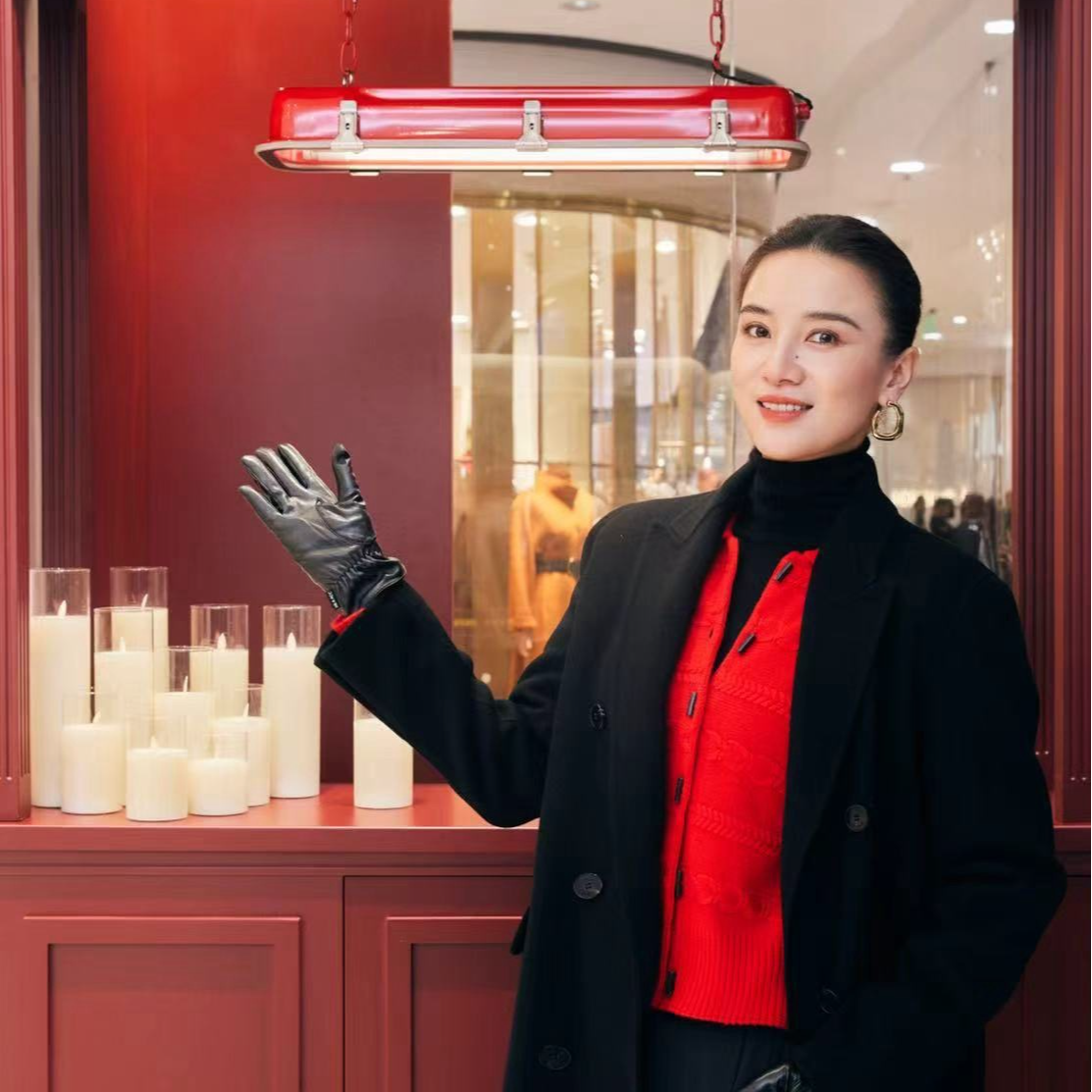 【宋佳同款】LANCY/朗姿2026春季新款印花新年红色羊毛绒针织衫短LA