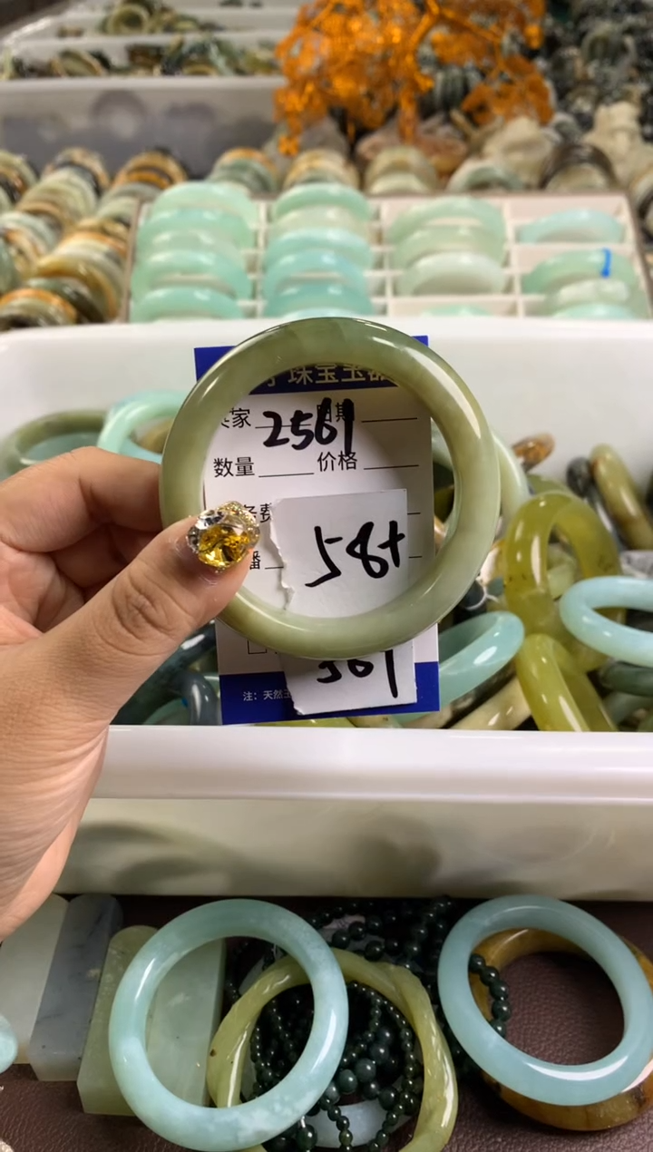 【闪购商品】蛇纹石玉手镯未镶嵌2361