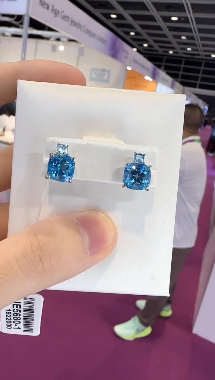 银S925镶嵌托帕石耳饰9mm妖姬蓝耳钉