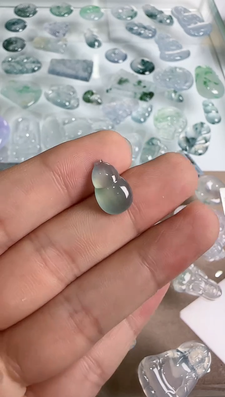 【闪购商品】翡翠吊坠(不含链)未镶嵌..