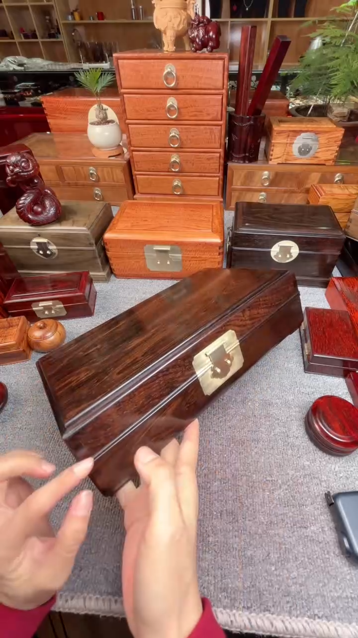 老板娘推荐高工紫光檀拜帖盒