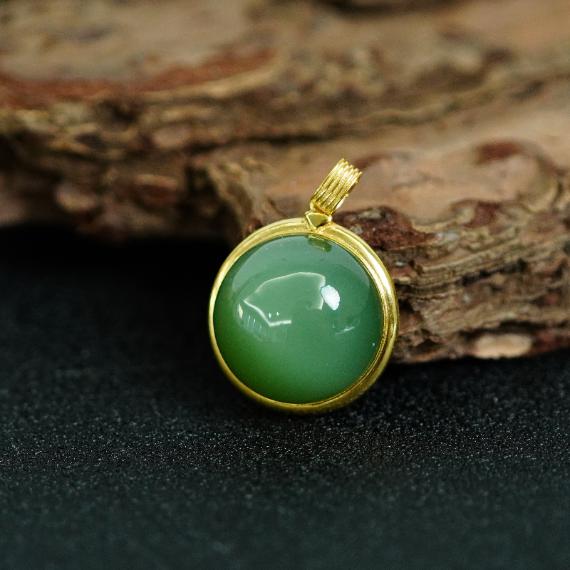 【老爸评测专属】18K金和田玉碧玉包珠吊坠 T073003