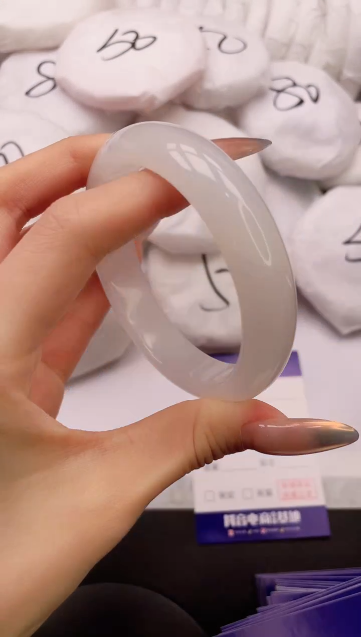 【闪购商品】石英质玉手镯未镶嵌5K01-60