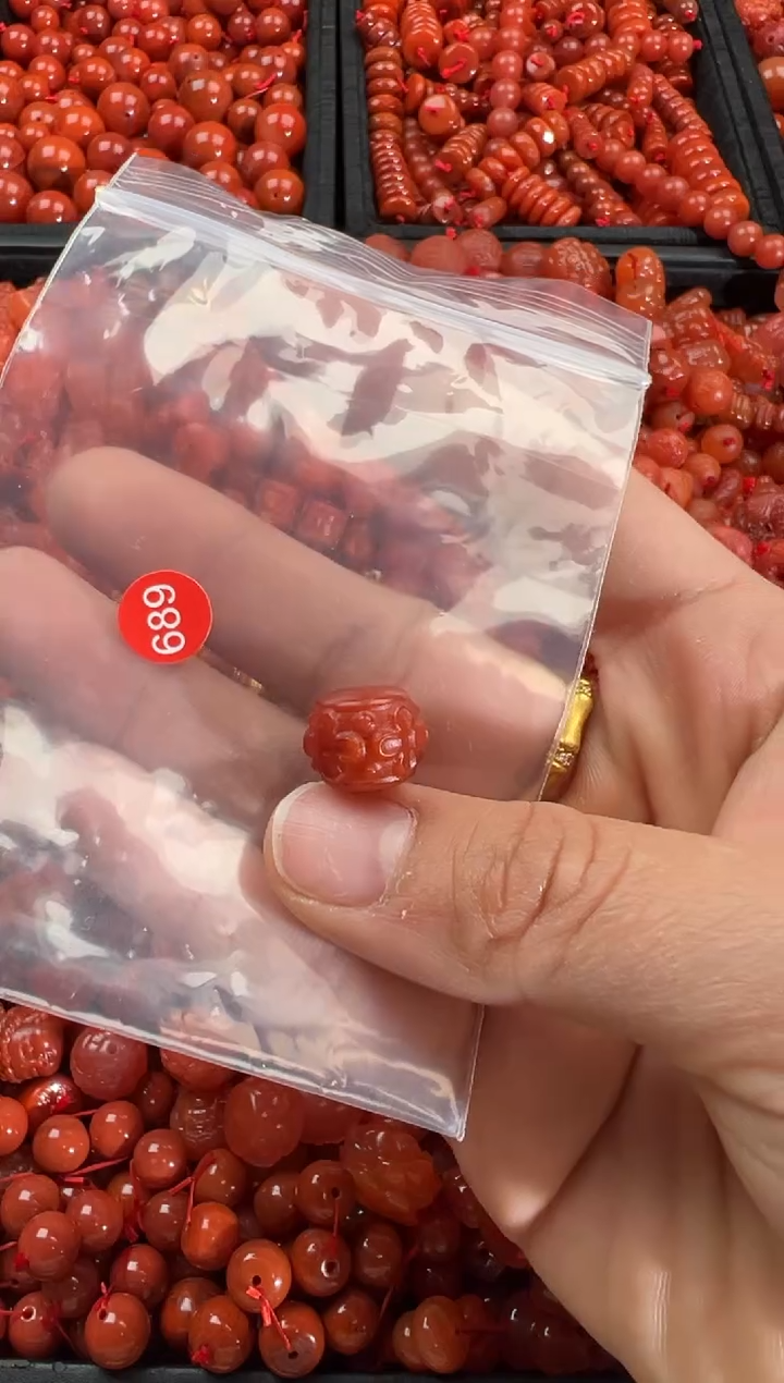 【闪购商品】南红玛瑙颈饰未镶嵌1
