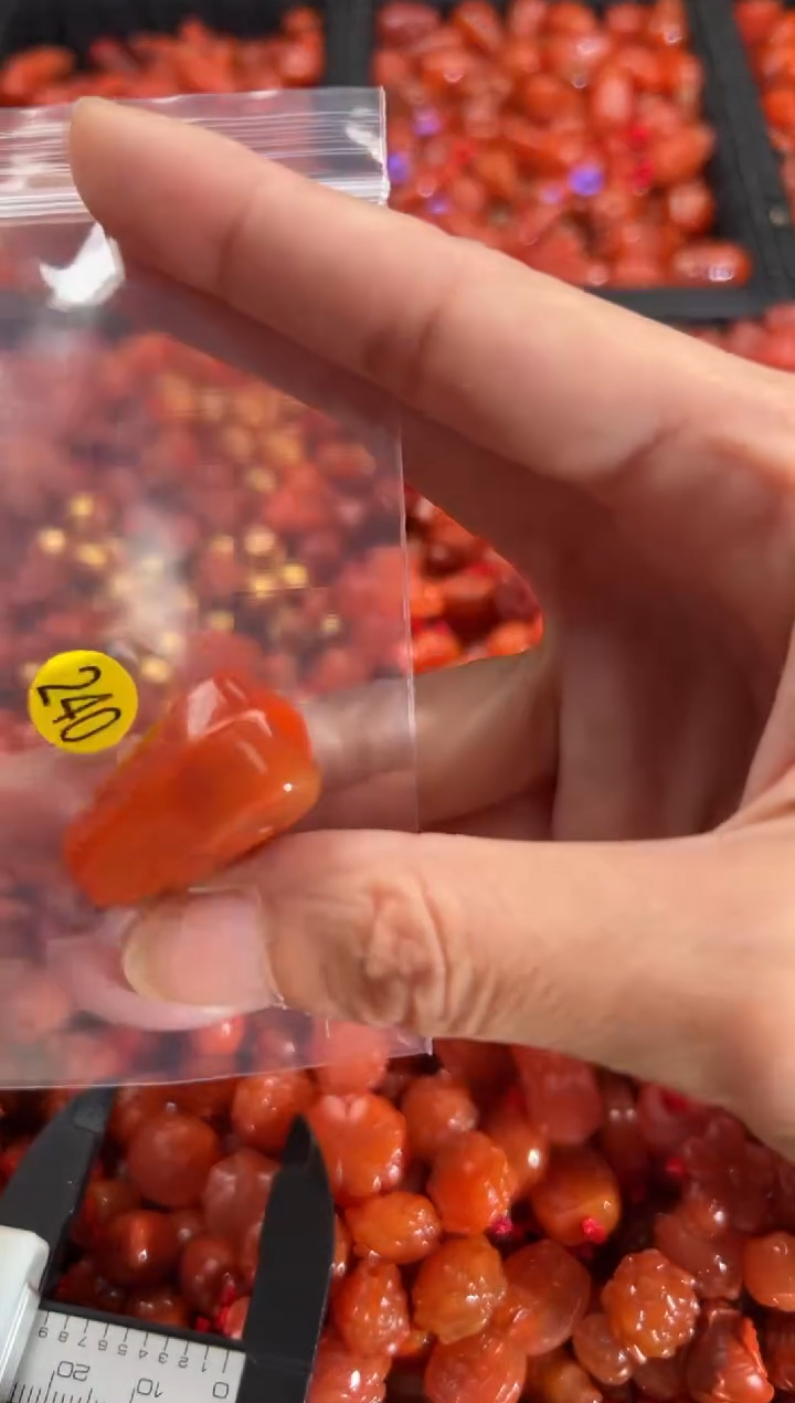 【闪购商品】南红玛瑙颈饰未镶嵌1