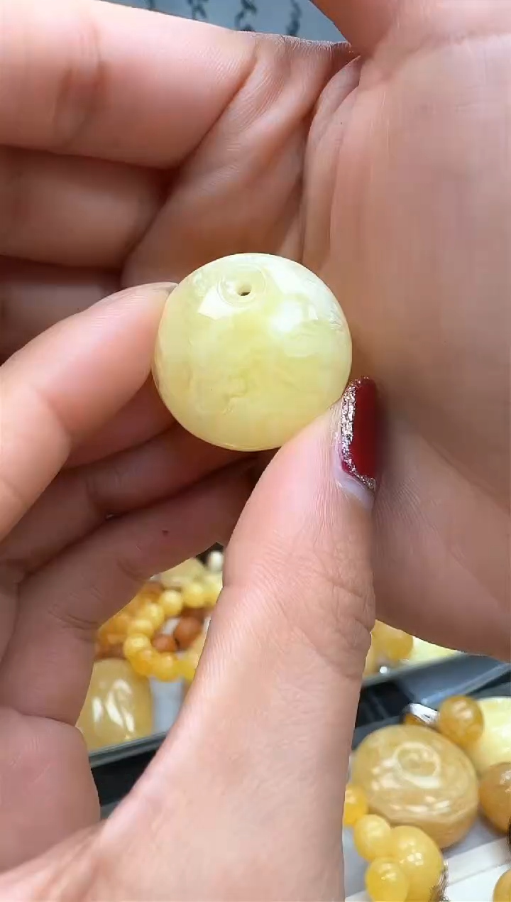 【闪购商品】琥珀裸石未镶嵌挂坠