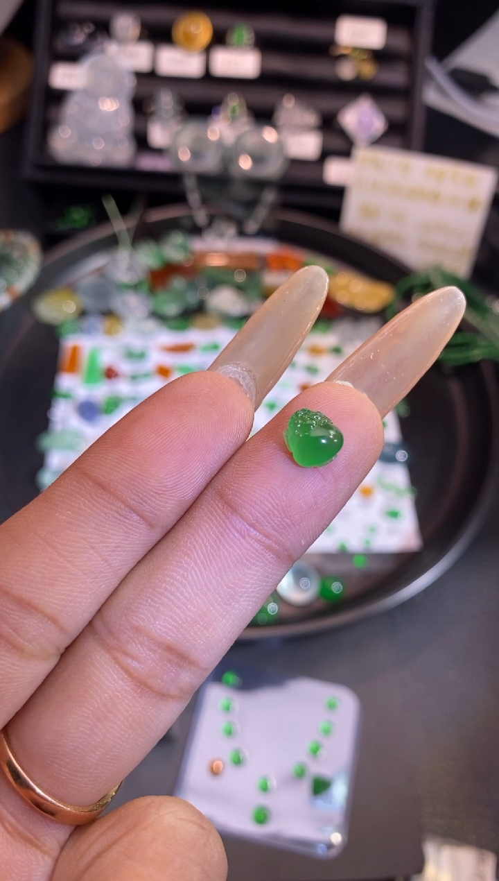 【闪购商品】翡翠挂件未镶嵌貔貅