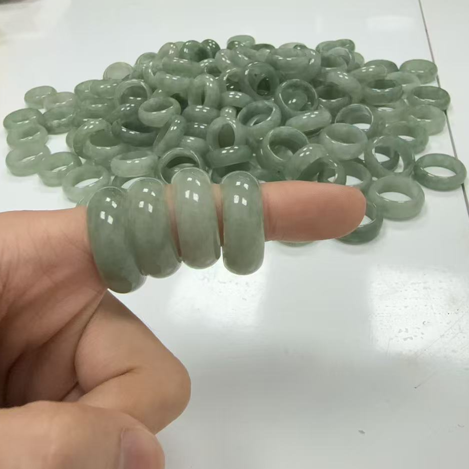 纯天然缅甸翡翠A货戒指多样性发其一 （下单请找客服备注）