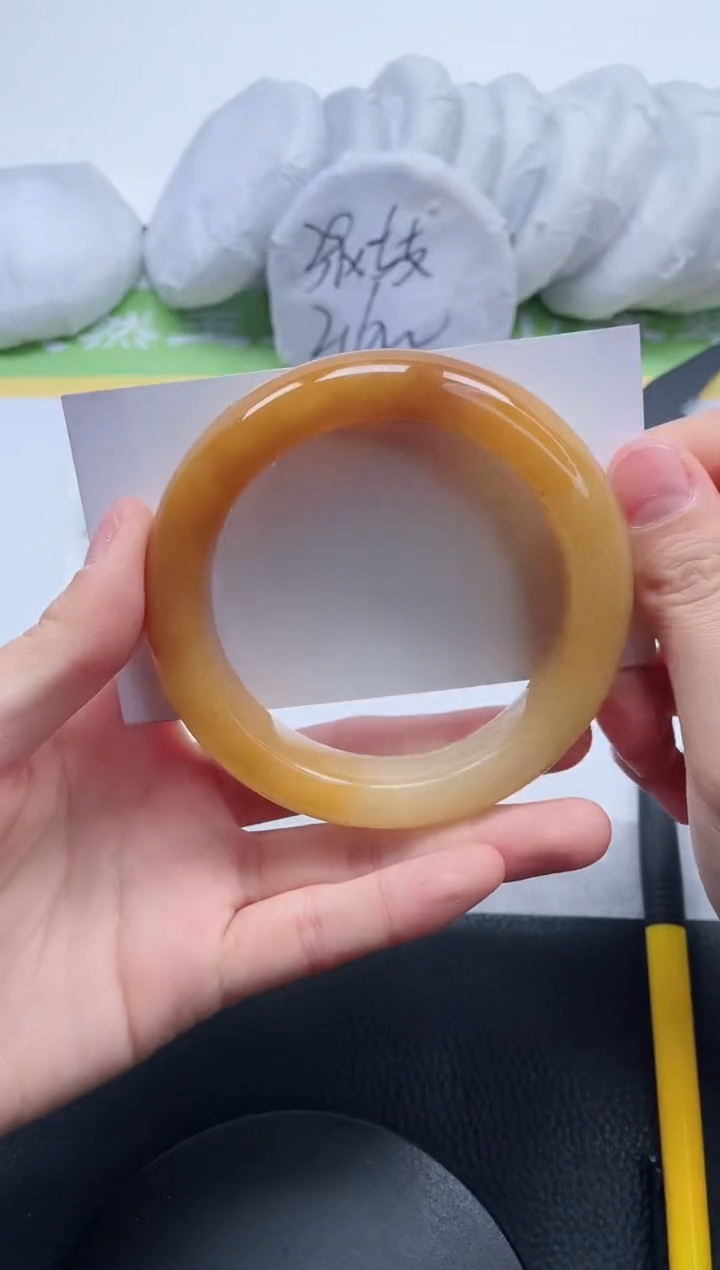 【闪购商品】石英质玉手镯未镶嵌A256-60.8