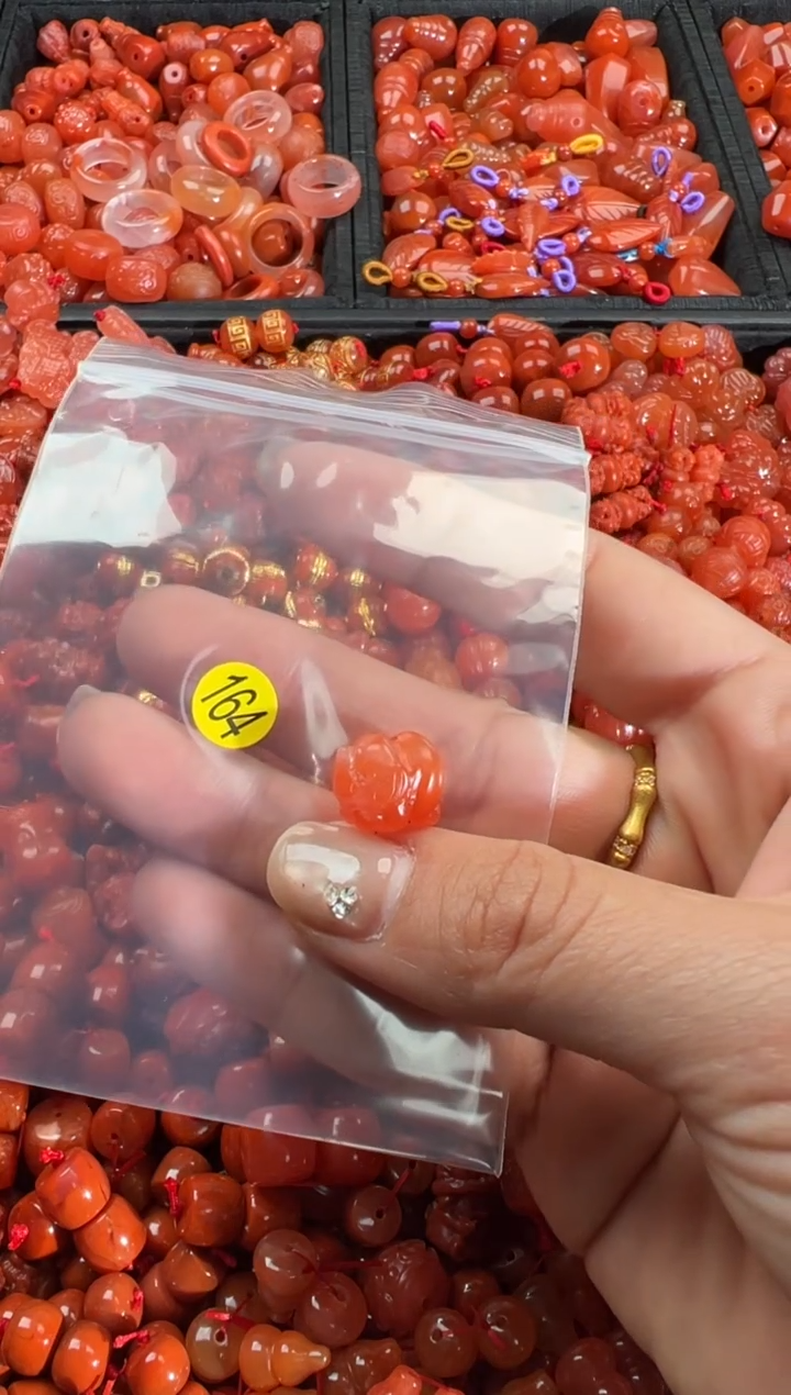 【闪购商品】南红玛瑙颈饰未镶嵌1