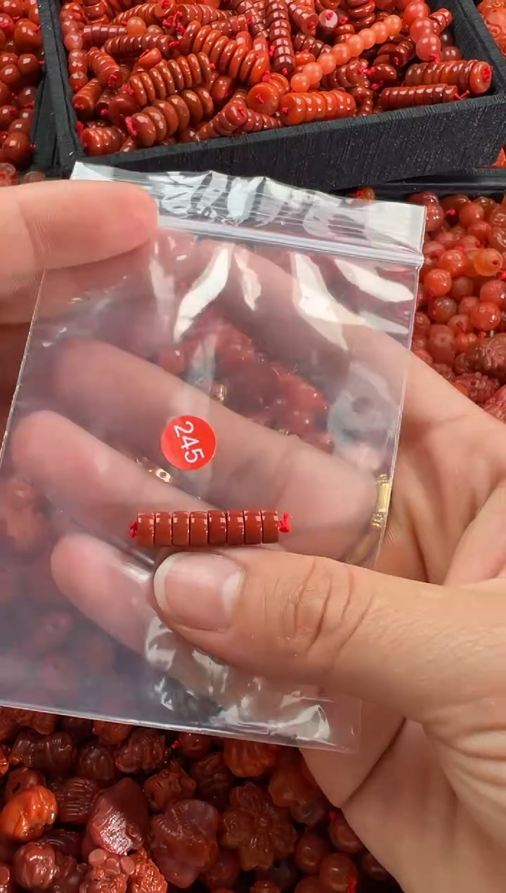 【闪购商品】南红玛瑙颈饰未镶嵌1