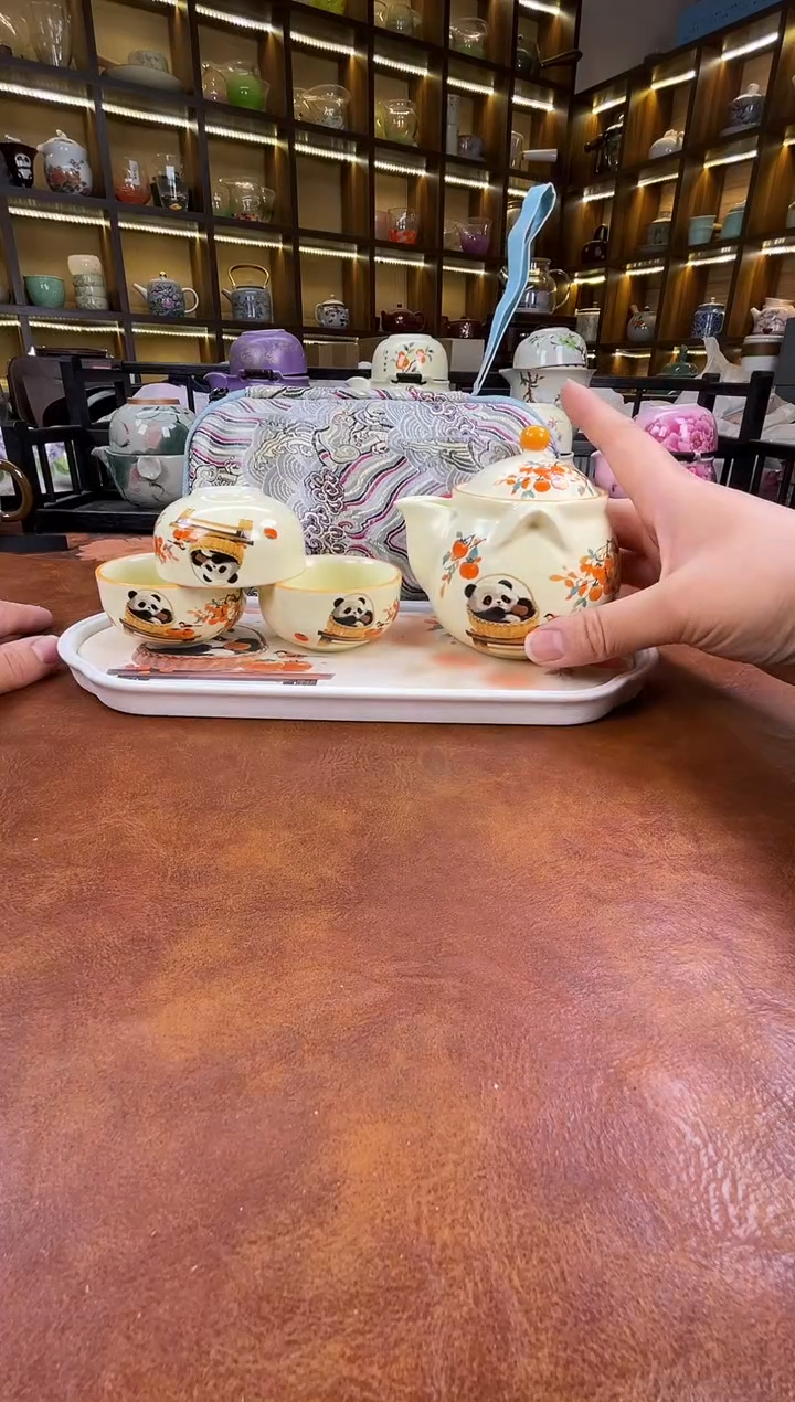 .新款熊猫宝瓶旅行套装+熊猫盘