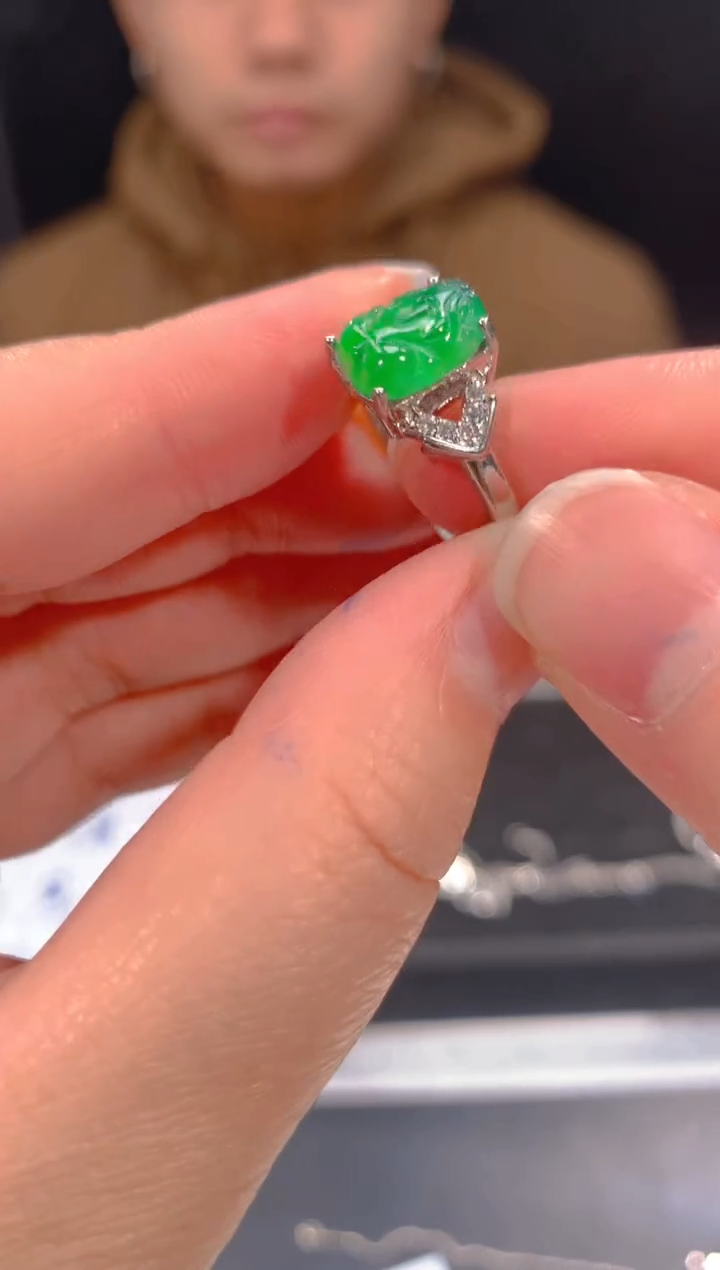 【闪购商品】定制翡翠未镶嵌23定制翡翠，多样性发货（发其一）