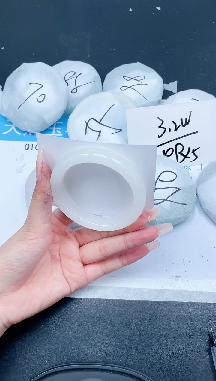 【闪购商品】石英质玉手镯未镶嵌391-56