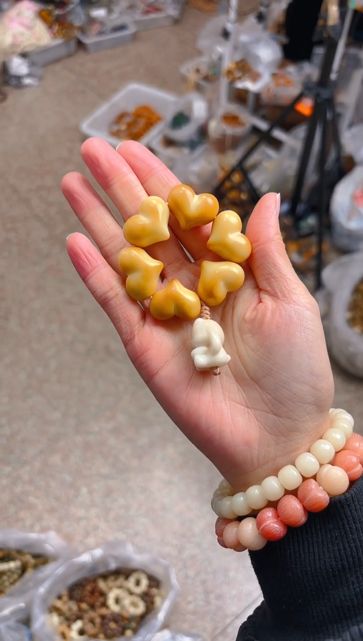 吊坠菩提根/象牙果黄色爱心手捻 