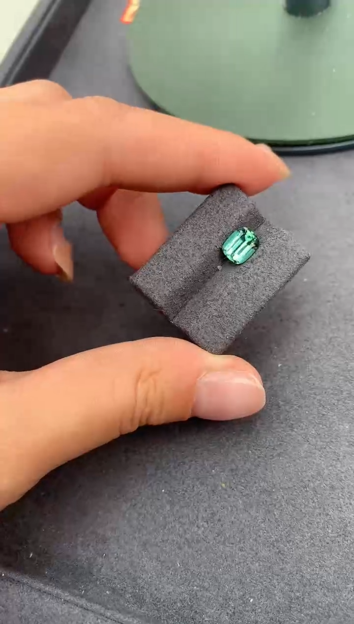 【闪购商品】碧玺裸石未镶嵌1.3ct拉贡