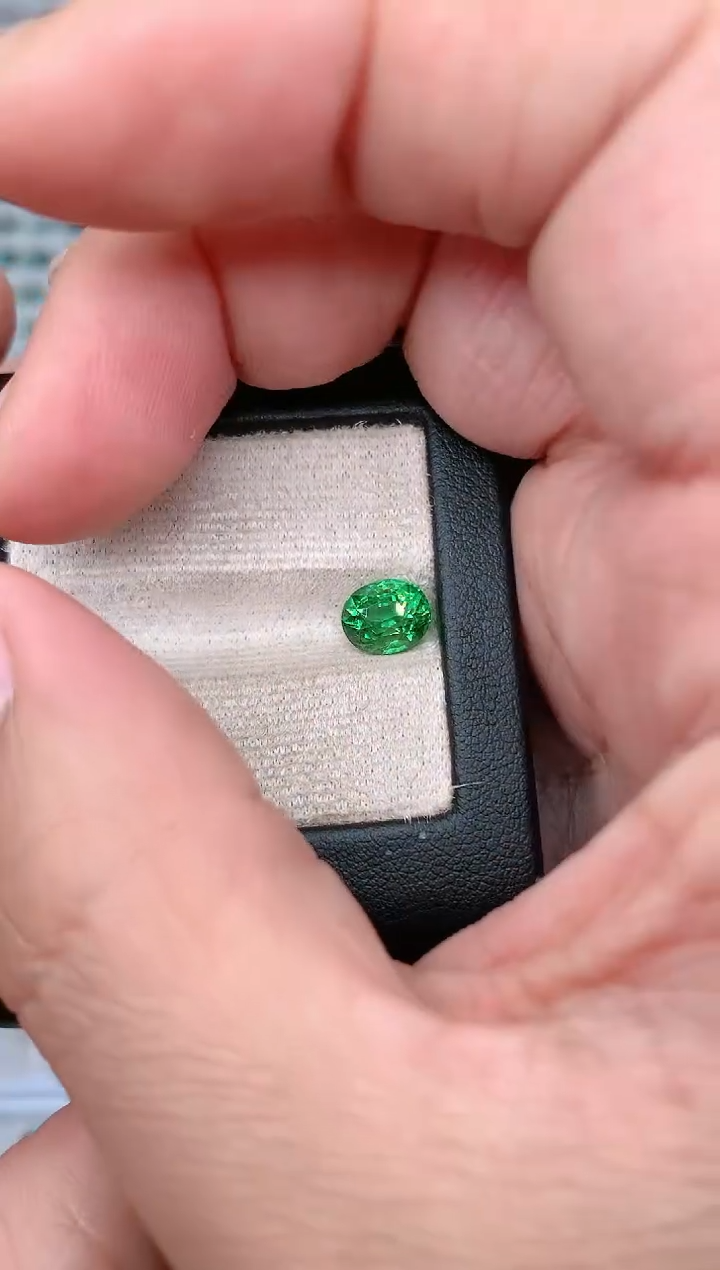 【闪购商品】石榴石（沙弗莱）裸石未镶嵌2.02ct