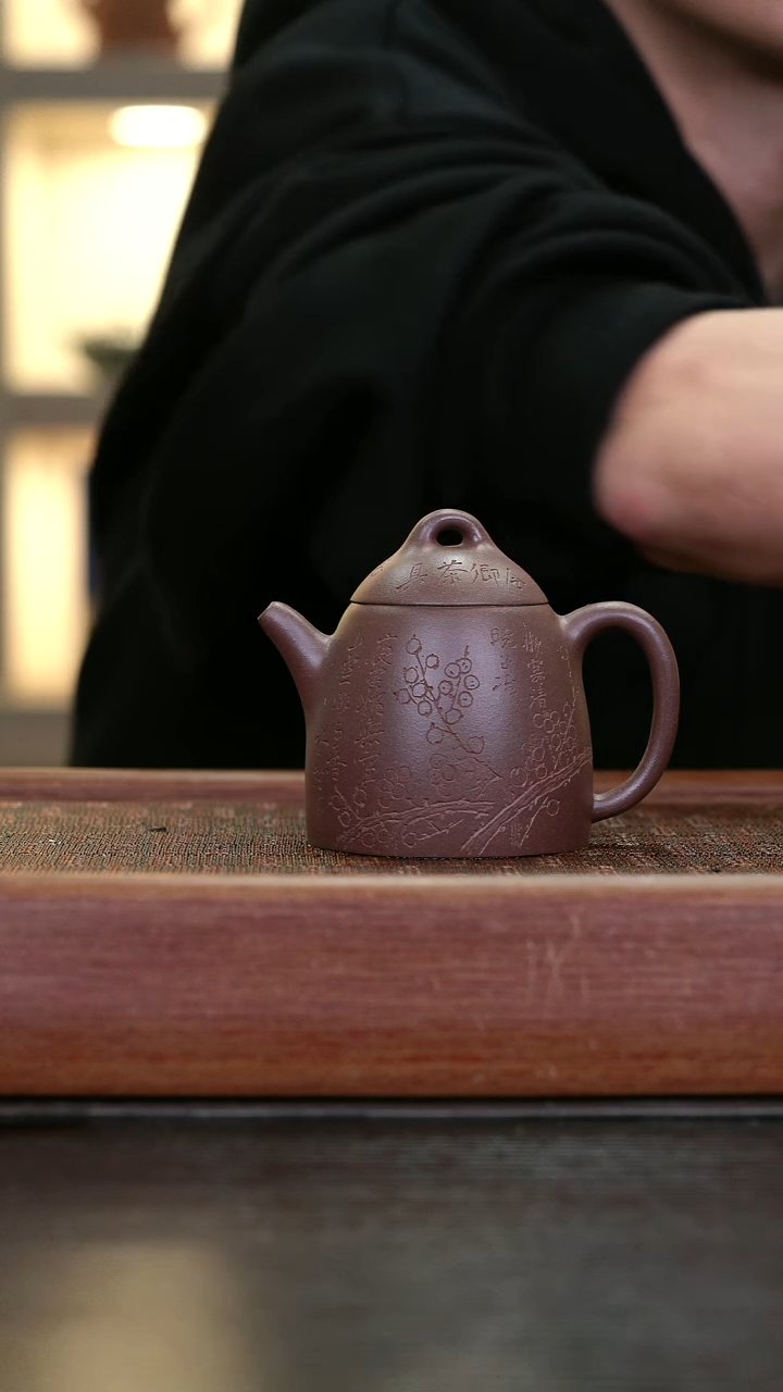 茶壶紫砂    底槽清    崔子怡秦权   刻绘    160cc  