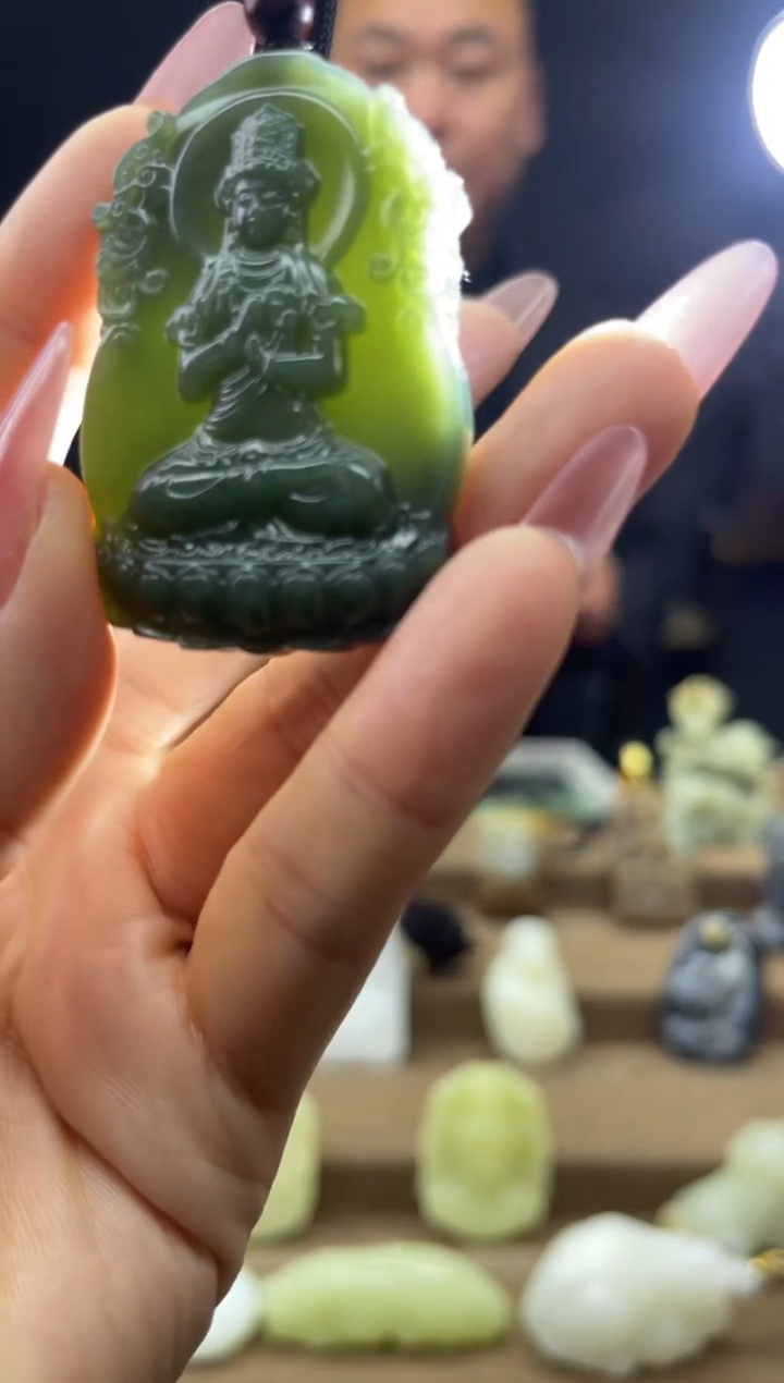 颈饰未镶嵌和田玉1