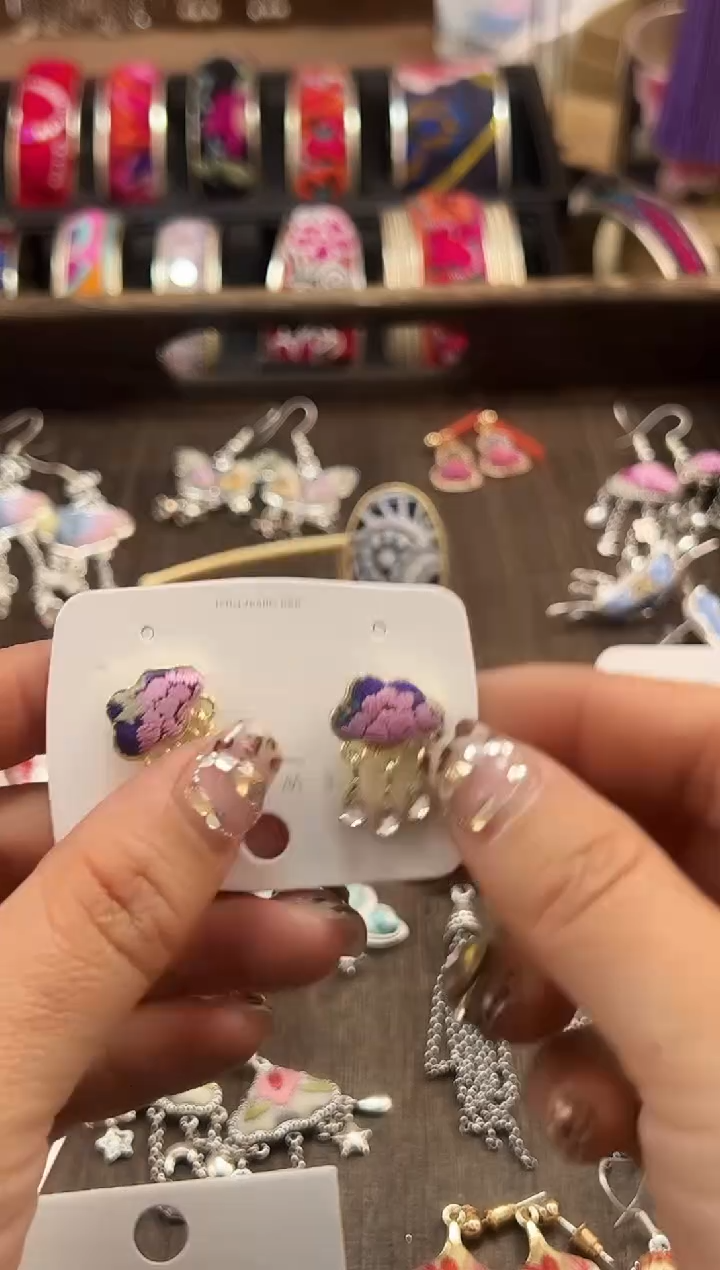 【闪购商品】织绣民族风老绣饰品264