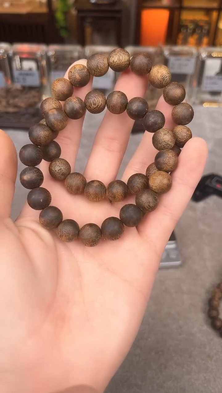 【闪购商品】沉香手串1号绿奇楠多样性发货1条