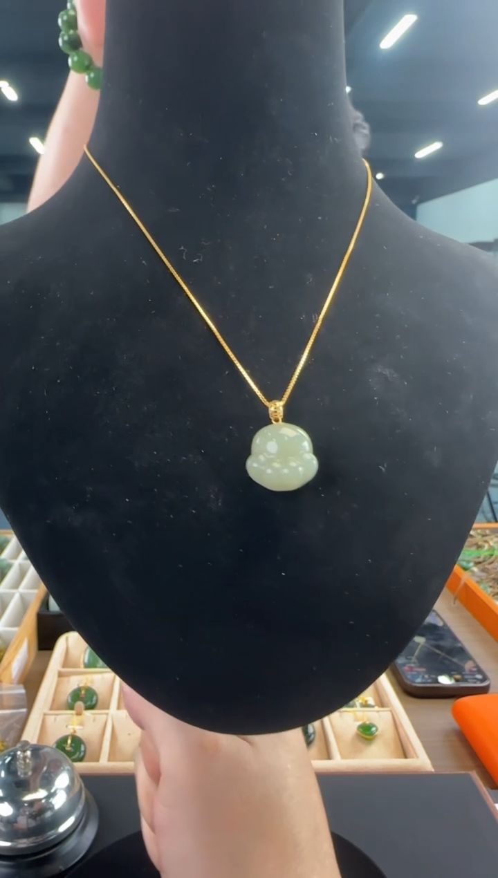 和田玉18K金镶嵌颈饰和田玉