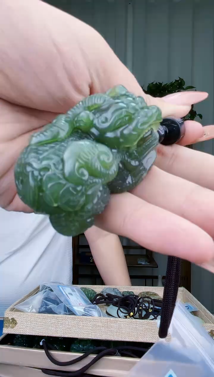 未镶嵌和田玉挂件拍一发一，多样性发货！