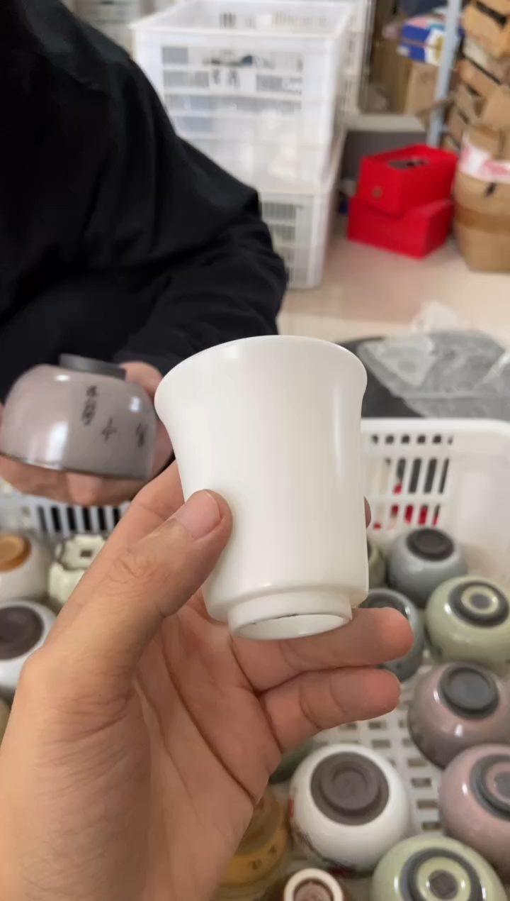 无运费险有瑕疵的摄影的产品有使用过的痕迹有点脏介意勿拍