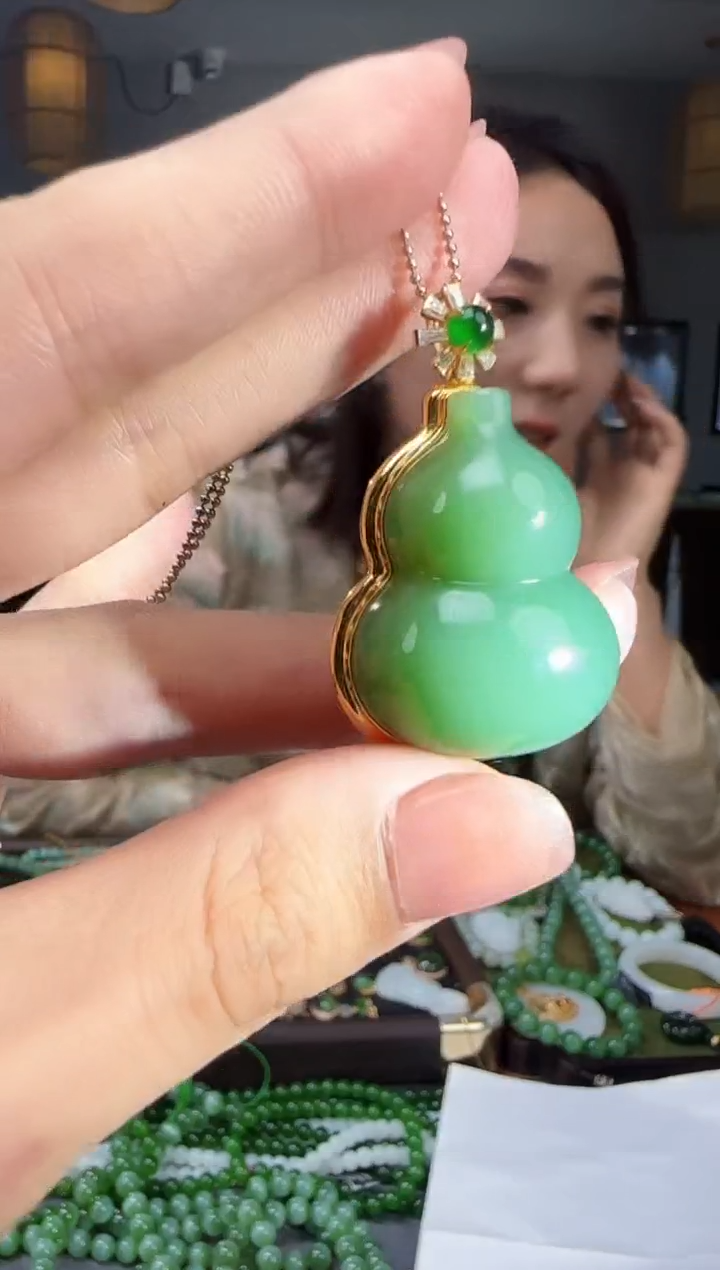 吊坠(不含链)18K金镶嵌和田玉1
