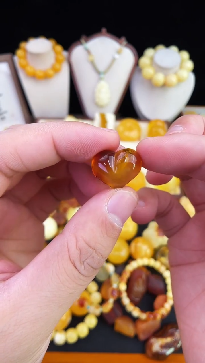 琥珀未镶嵌珠宝奇石柒月
