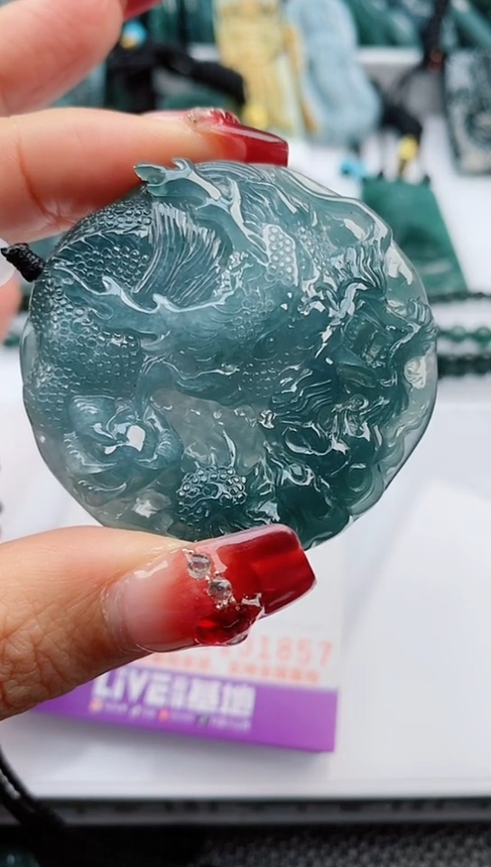 【闪购商品】翡翠颈饰未镶嵌               