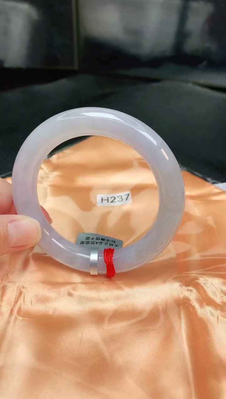 【闪购商品】翡翠手镯未镶嵌缅甸天然A货翡翠手镯