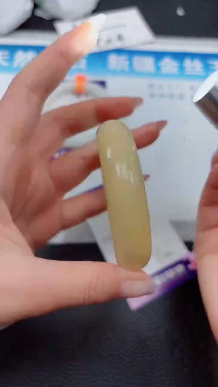 【闪购商品】石英质玉手镯未镶嵌583