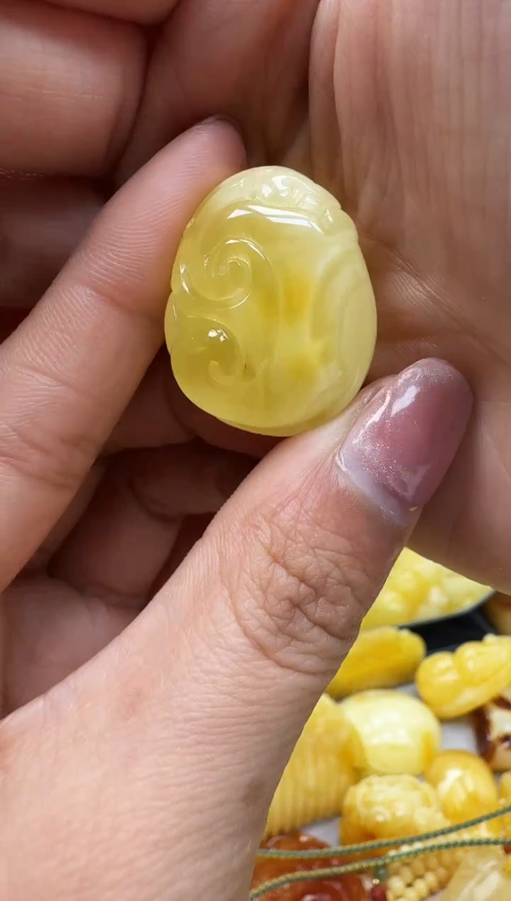 【闪购商品】琥珀裸石未镶嵌配饰