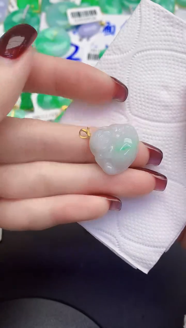 颈饰18K金镶嵌翡翠缅甸天然翡翠A货