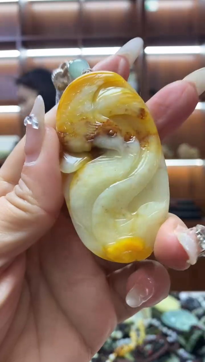 未镶嵌岫玉吊坠    