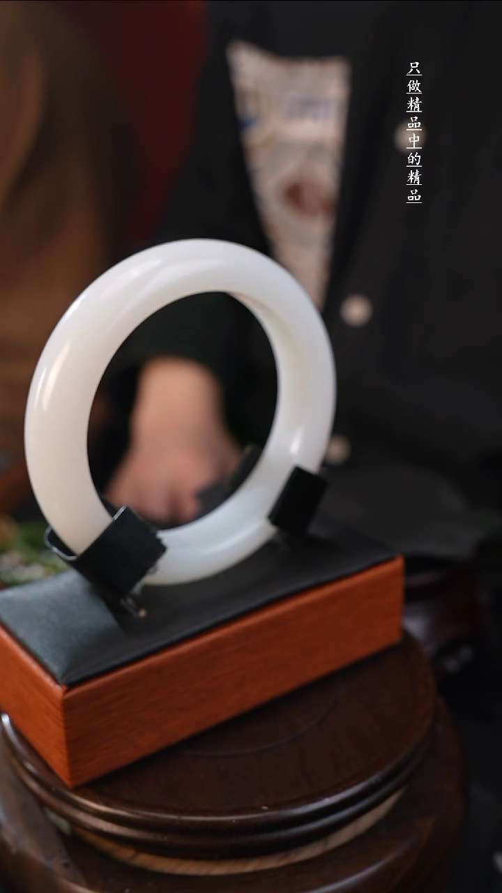 【闪购商品】和田玉手镯未镶嵌羊脂白玉58圈口