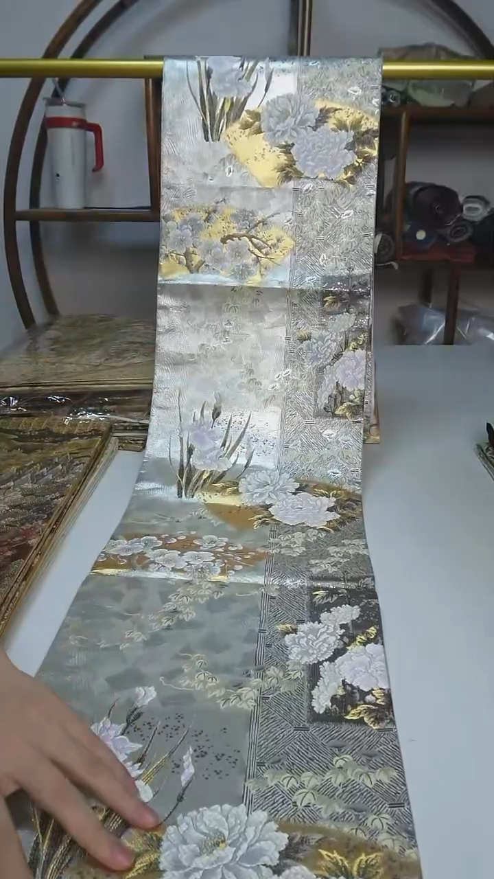 织绣8西阵织六通花卉