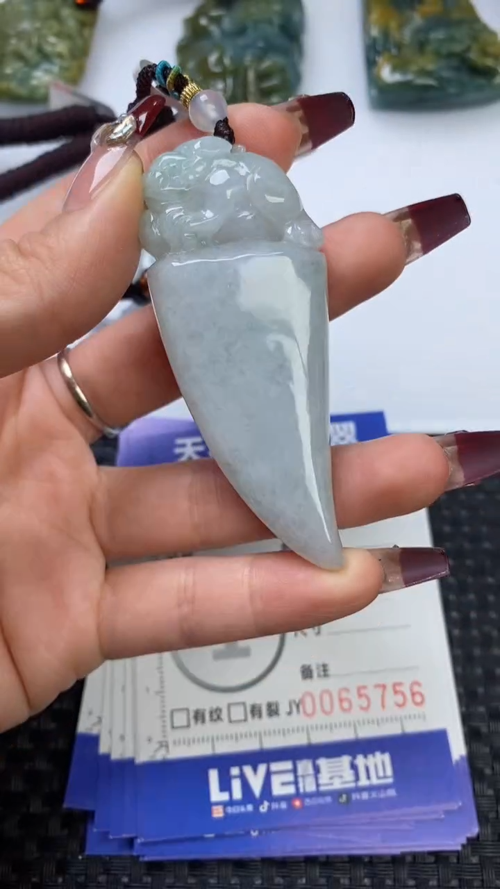 【闪购商品】翡翠颈饰未镶嵌1111111111111111