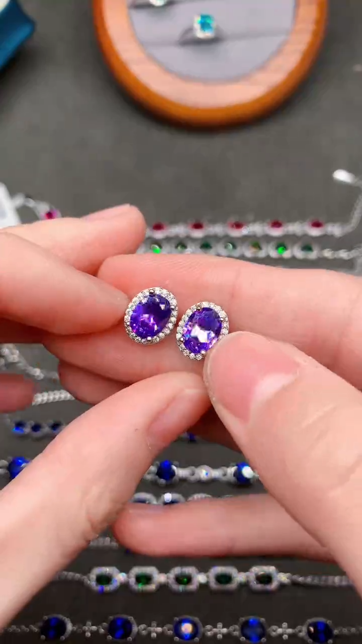 【闪购商品】彩色蓝宝石耳饰银S925镶嵌......