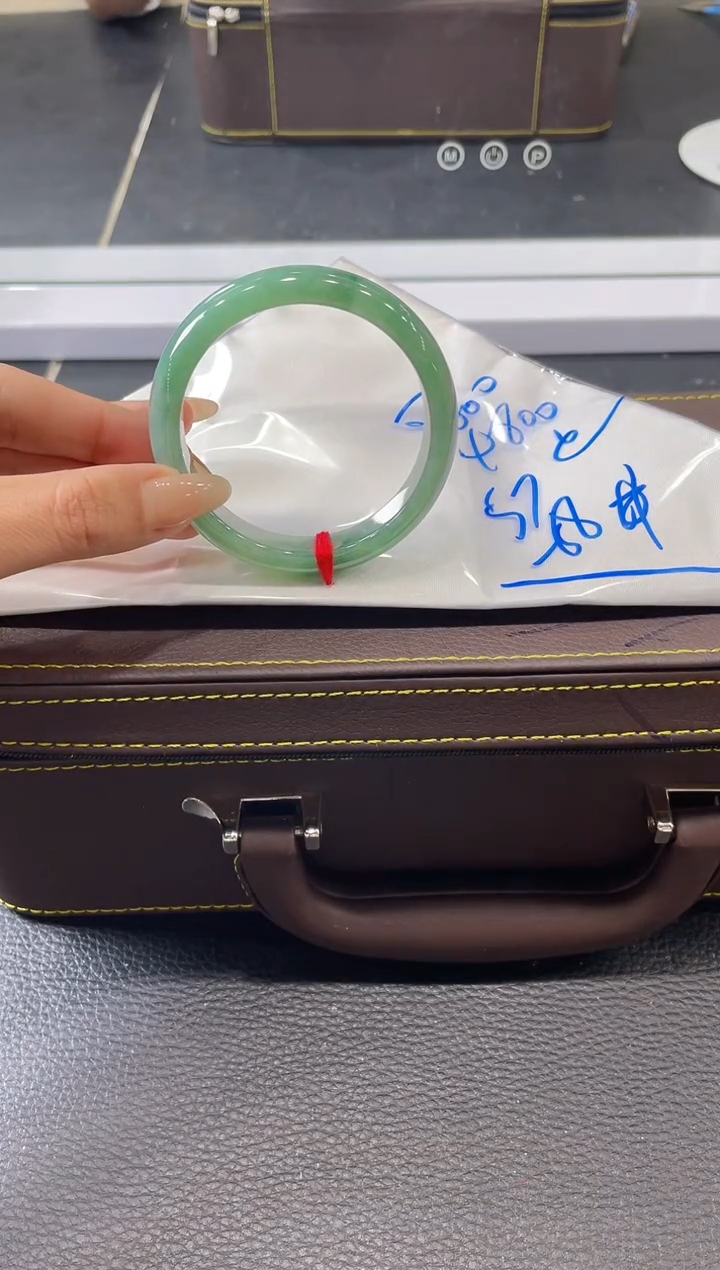 【闪购商品】翡翠手镯未镶嵌手镯