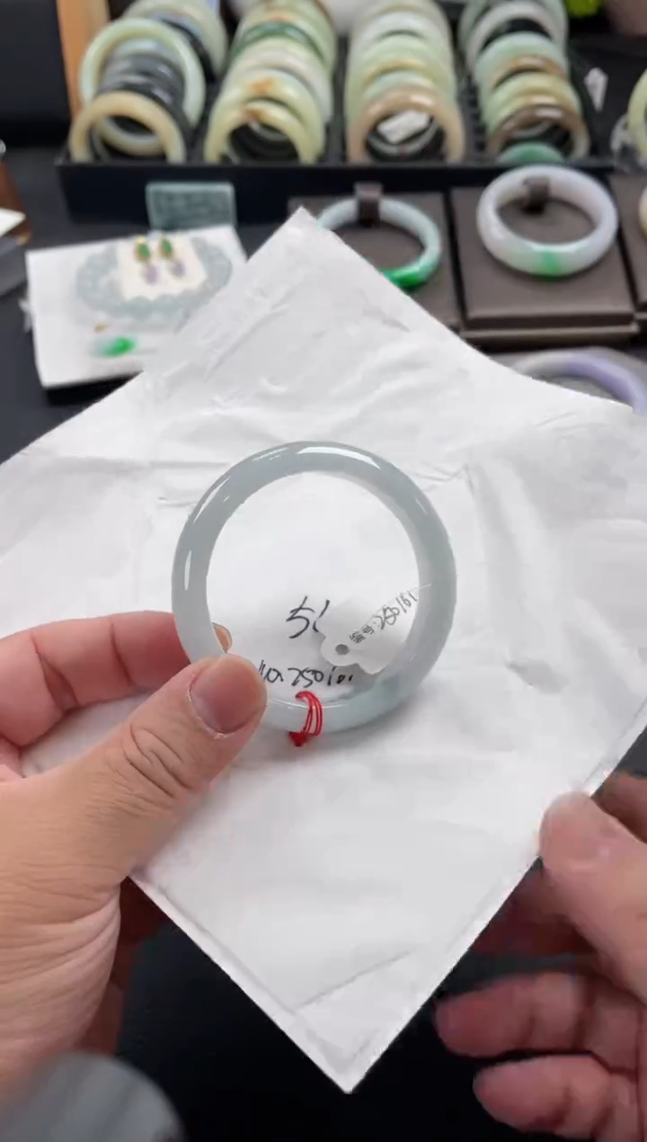 【闪购商品】翡翠手镯未镶嵌54正圈 有纹裂